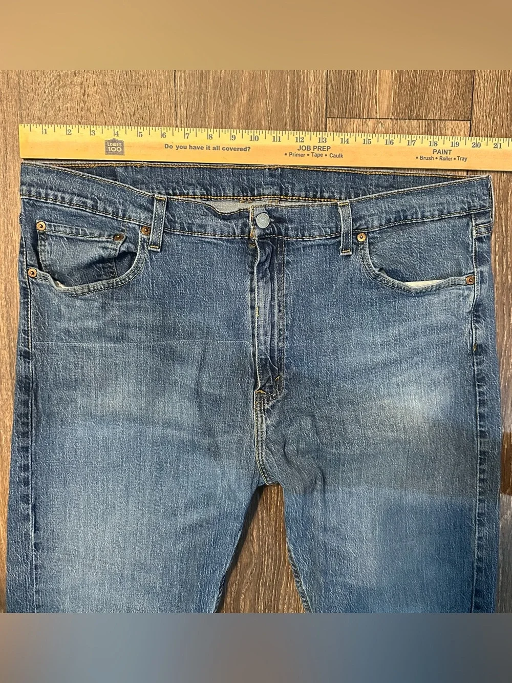 Men’s 505 straight fit Levi’s Sz 42x32 dad jeans